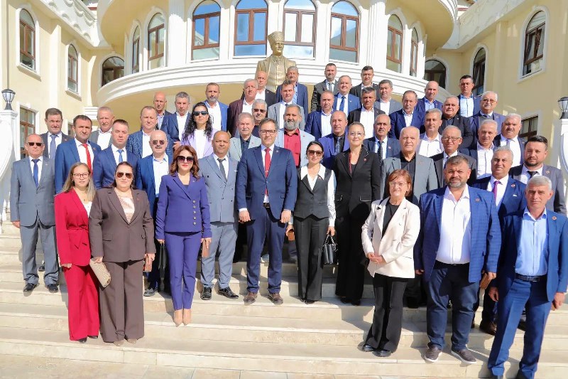 EDİRNE BELEDİYESİ, MUHTARLARLA DAYANIŞMA MESAJI VERDİ